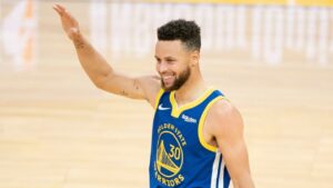 Golden State Warriors defeat the 76ers as Stephen drops his 10th straight 30plus points game