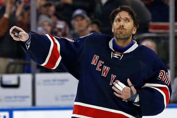 12 Best Looking NHL Players in the World