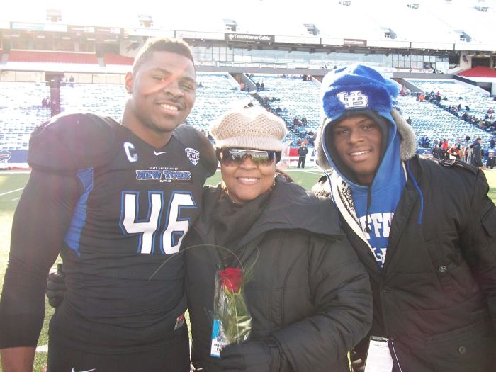 Who Are Ledarius And Sandy Mack Jr? Khalil Mack Brother- Age Gap