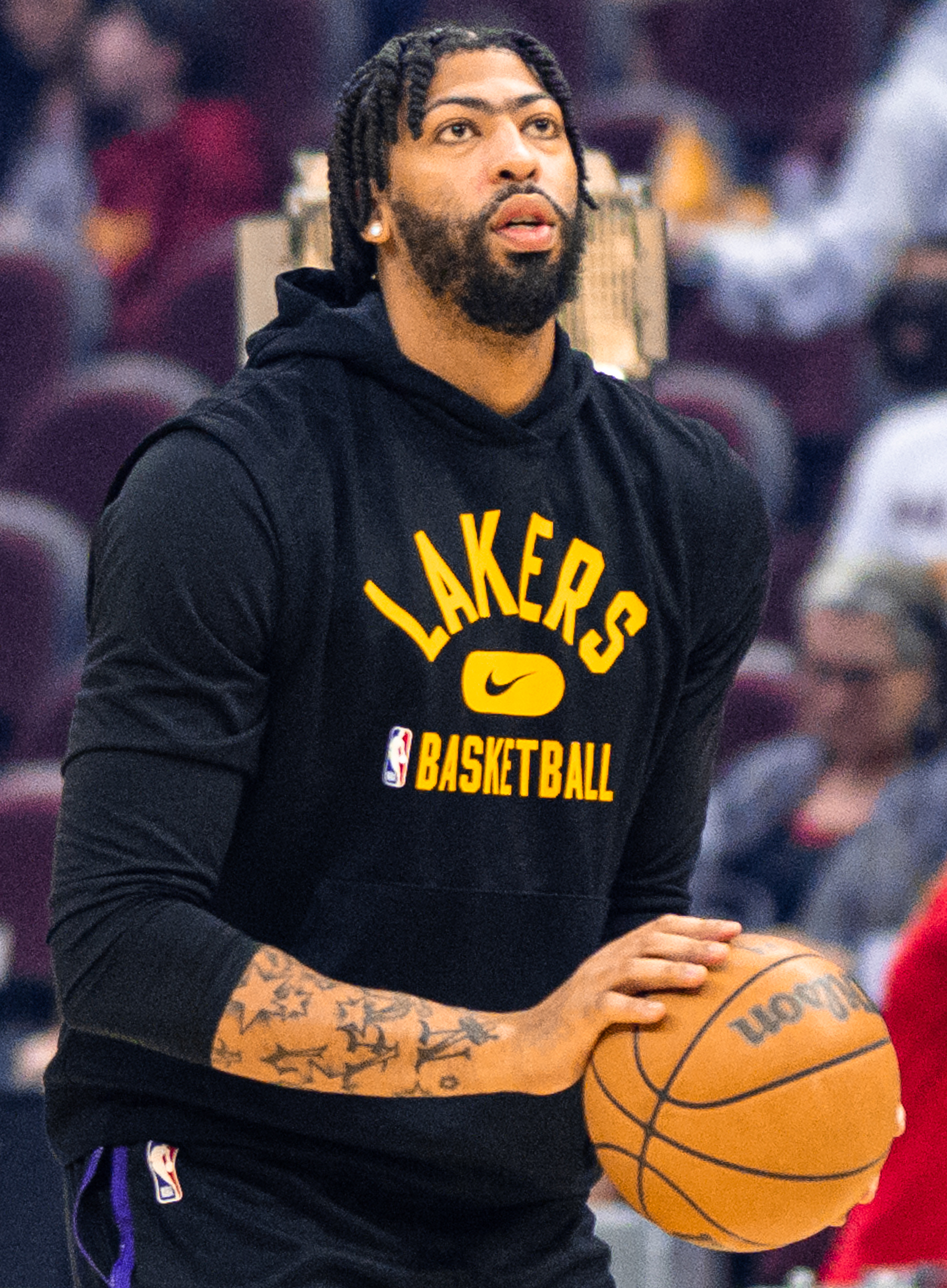 What Happened To Anthony Davis? Suffered Concussion And Taken In Wheelchair