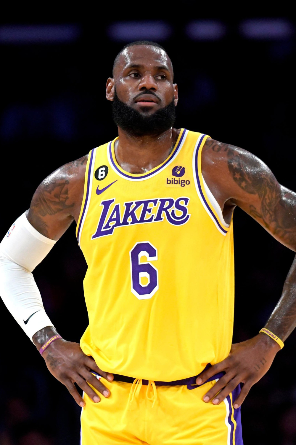 NBA World Reacts To LeBron James Missed Dunk And Layup- LeBrick And LeFlop Trends