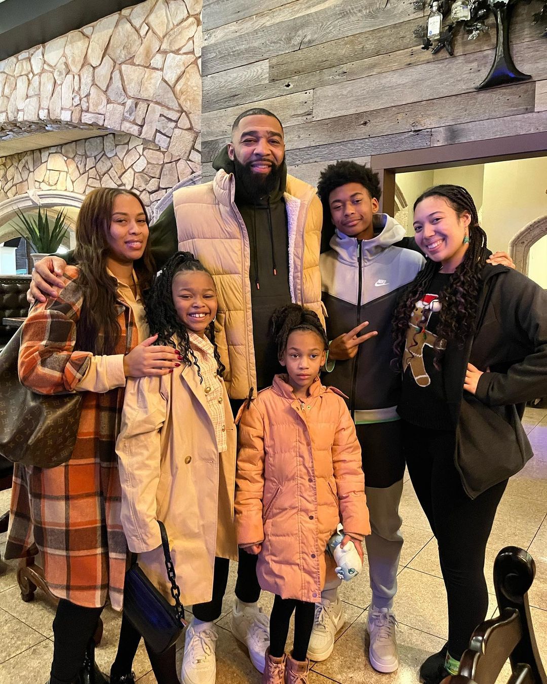Romeo Travis Wife Shay Travis Is An Entrepreneur: Married Life And Kids