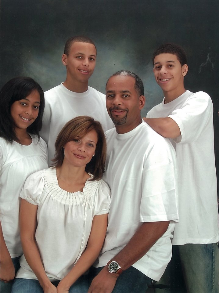 Stephen Curry Mother: Sonya Curry Bio, Family, Book, & Divorce