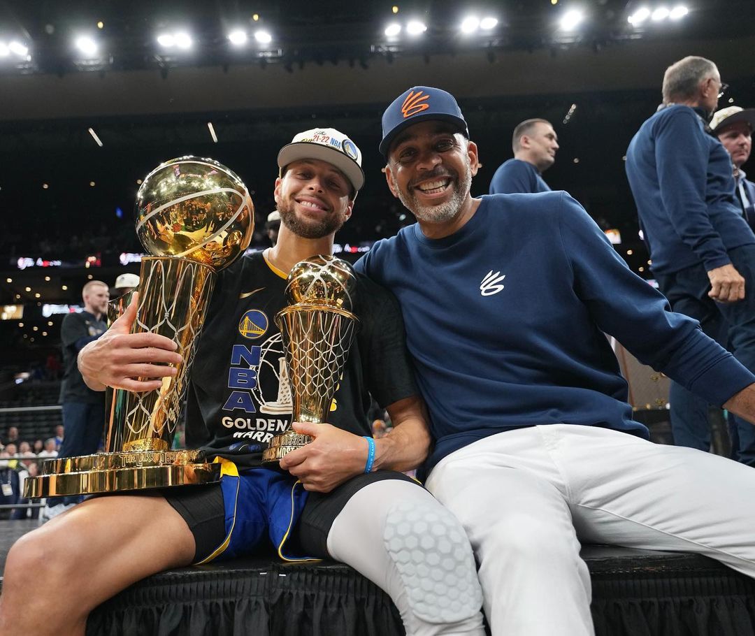 Stephen Curry Bio: Early Life, Wife, & Net worth