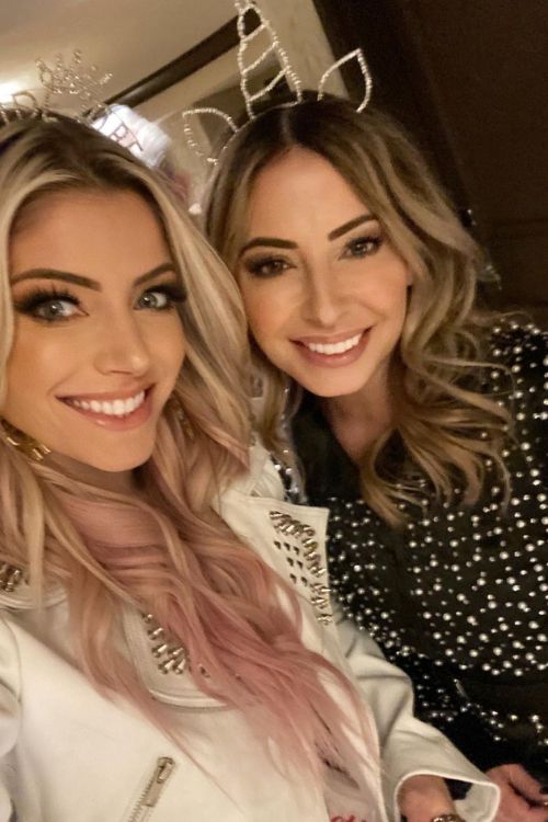 Who Are Bob And Angela Kaufman? Alexa Bliss Parents