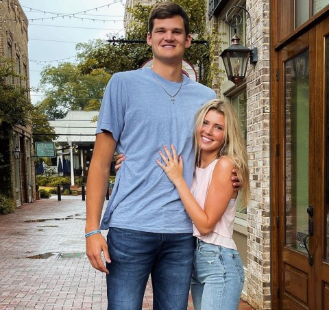 Walker Kessler Bio: Girlfriend, Net Worth & Contracts