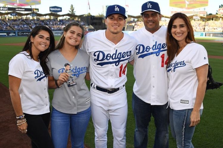 Who Are Enrique Hernandez Sr And Monica Gonzalez? Enrique Hernandez Parents