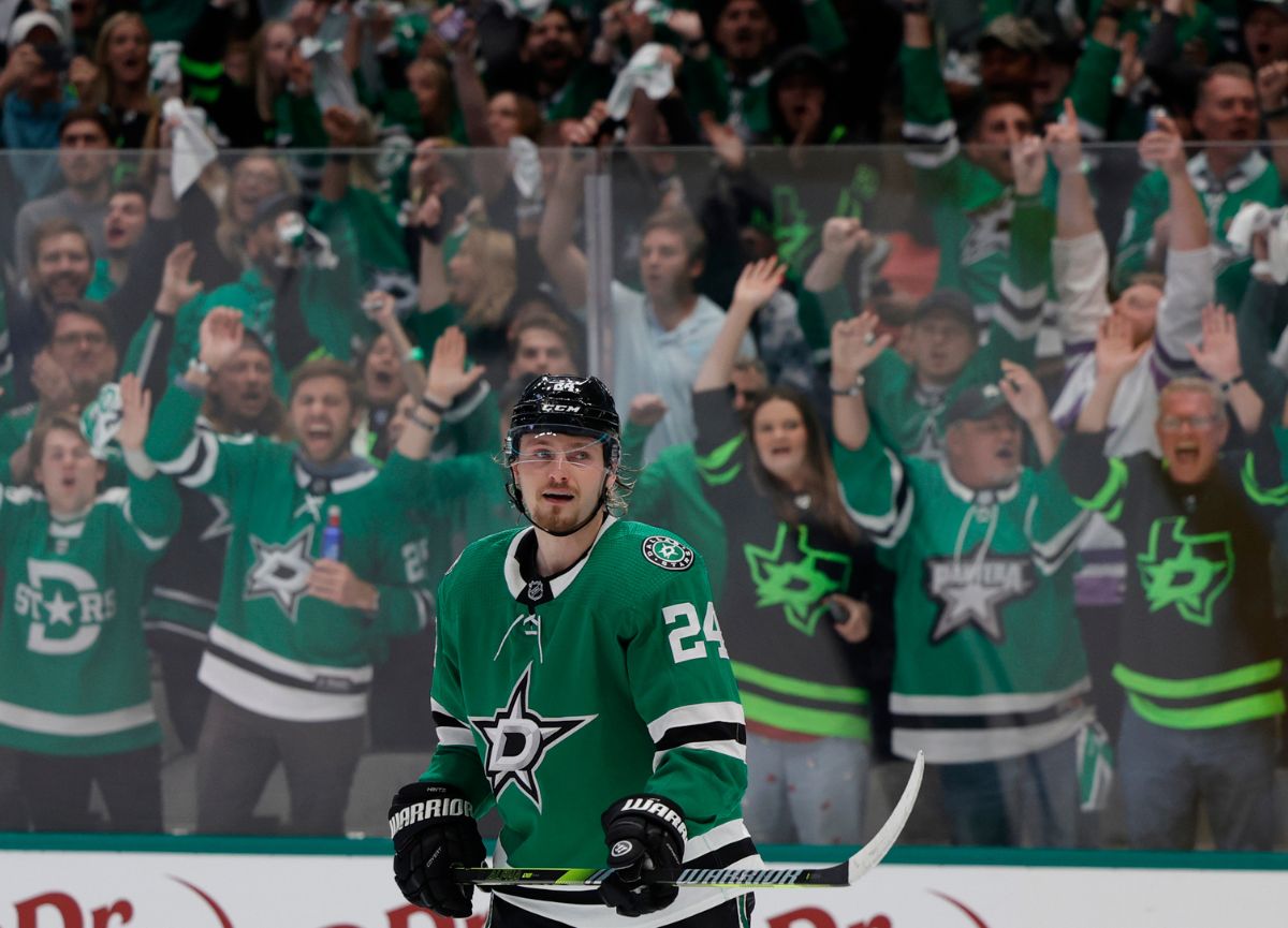 Who Is Roope Hintz Girlfriend? Is The Dallas Star Dating Anyone?